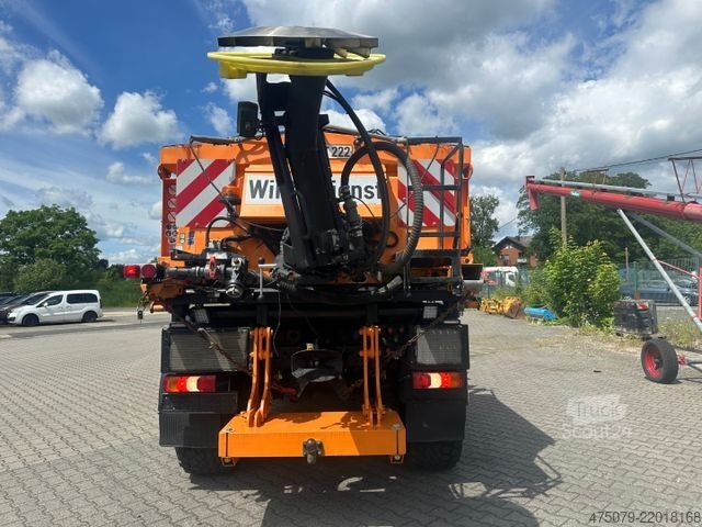 Вантажівка спеціального призначення UNIMOG U 423 / Mähausstattung Dücker / Salzstreuer