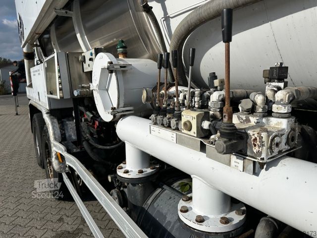 Vakuuminė cisterna sunkvežimis MERCEDES-BENZ Actros 4141 8x4 BB / KoKs Saug und Druckwagen