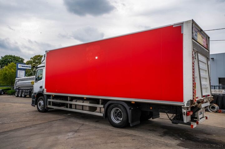 Box body MERCEDES ACTROS 2127 L+DHOLLANDIA 2T.