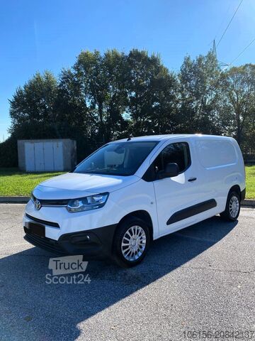 Compacte bestelwagen Toyota PROACE CITY