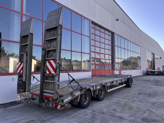 Prikolica z nizko platformo Humbaur HTD 30  3 Achs Tiefladeranhänger, verzinkt