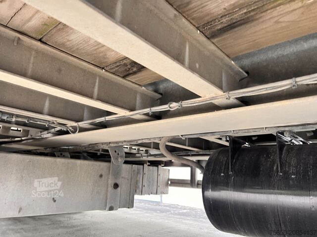 Низькорамний причіп Müller Mitteltal D3  3 Achs Tieflader 9 m, Verzinkt, Wenig Benutzt