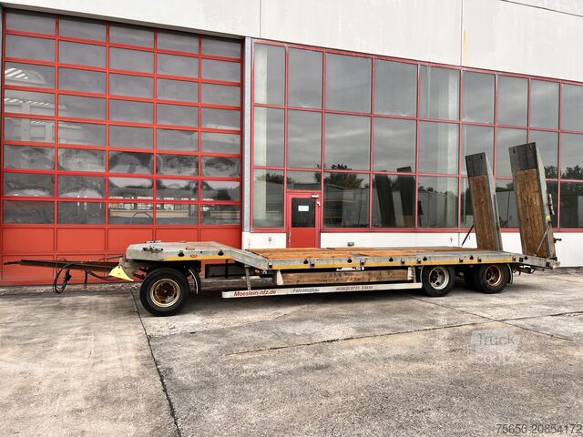 Low loader trailer Möslein TF3 Schwebheim  3 Achs Tiefladeranhänger