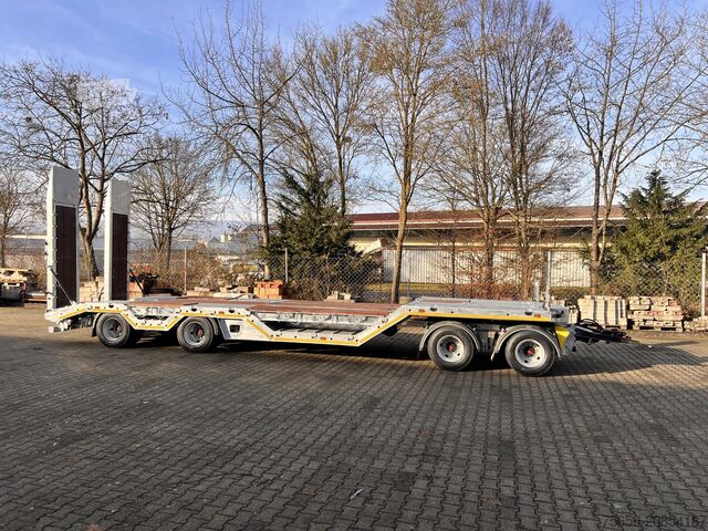 Low loader trailer Möslein T 4 VB H1 R  neuer 4 Achs Tieflader + Radmulden