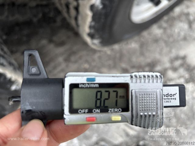 Semi-reboque frigorífico Schmitz Cargobull Semitrailer Reefer Standard divu klāju