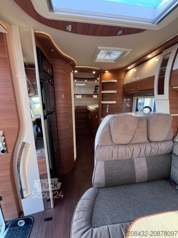 Kamper zintegrowany CARTHAGO chic c-line I 4.9 LE L (MB) - mit Hubbett