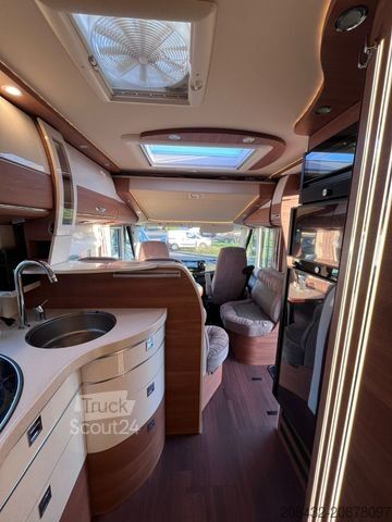 Kamper zintegrowany CARTHAGO chic c-line I 4.9 LE L (MB) - mit Hubbett