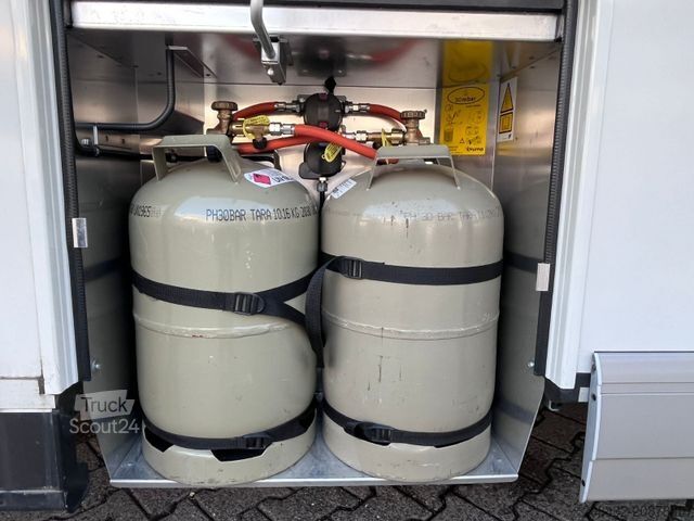 Kamper zintegrowany CARTHAGO chic c-line I 4.9 LE L (MB) - mit Hubbett