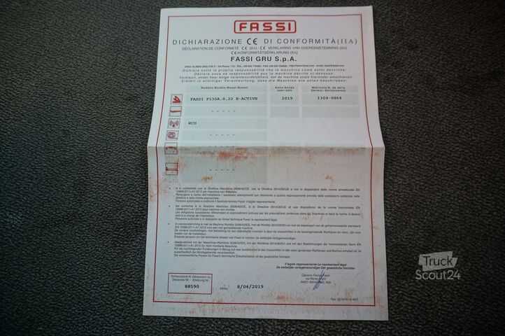 Platforma z žerjavom Renault C280 DTI 8 / HDS Fassi F135A.22 / remote
