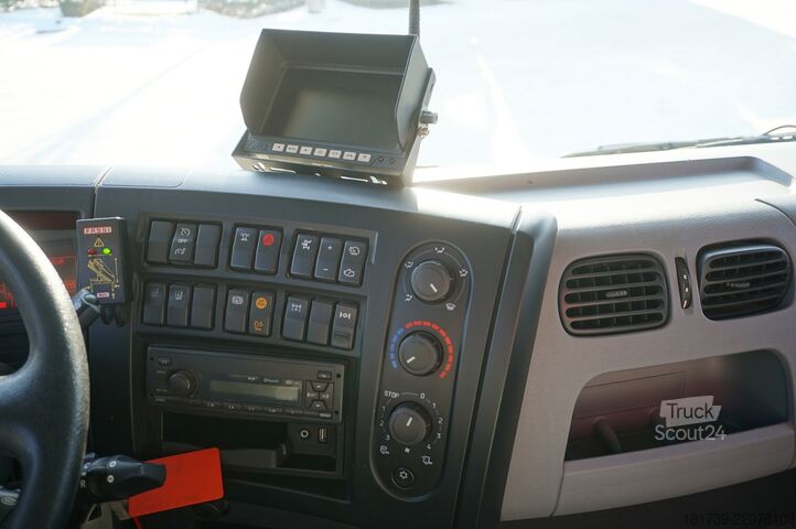 Platforma z žerjavom Renault C280 DTI 8 / HDS Fassi F135A.22 / remote