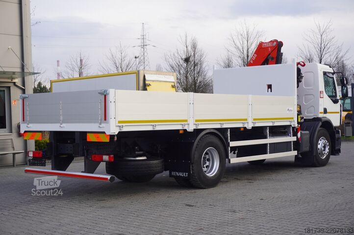 Platforma z žerjavom Renault C320 P4x2 E6 / Fassi 5.6 t / Range 8 m /