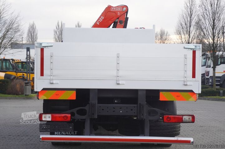 Platforma z žerjavom Renault C320 P4x2 E6 / Fassi 5.6 t / Range 8 m /
