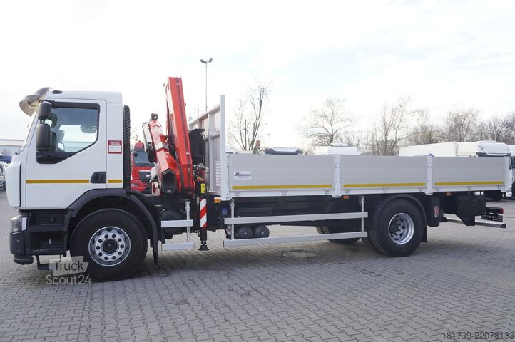 Platforma z žerjavom Renault C320 P4x2 E6 / Fassi 5.6 t / Range 8 m /