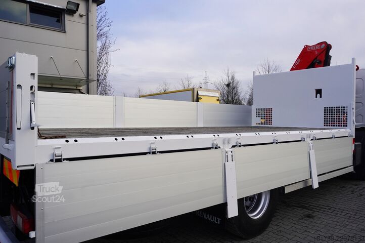 Platforma z žerjavom Renault C320 P4x2 E6 / Fassi 5.6 t / Range 8 m /