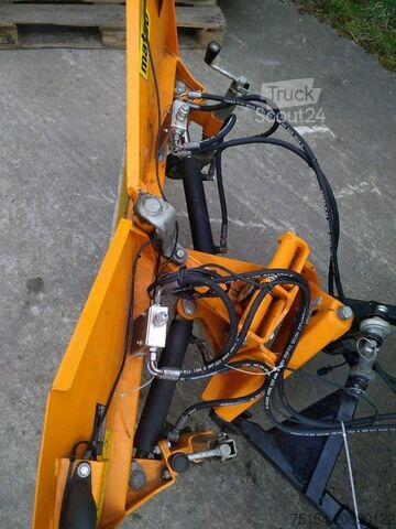 Mowing machine John Deere 1585 TerrainCut