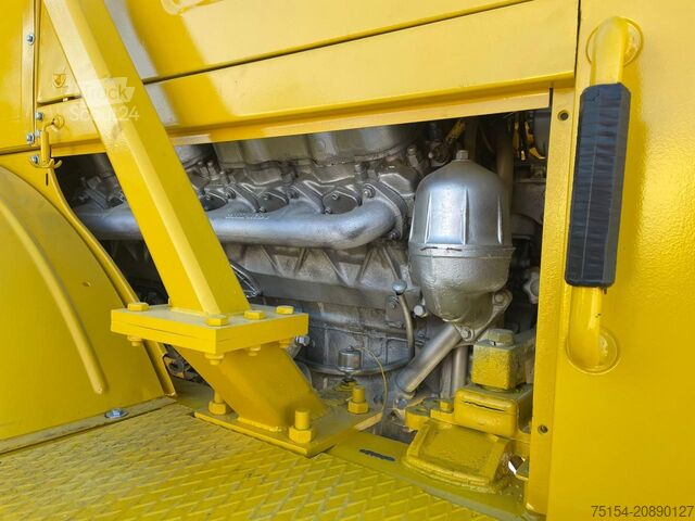 Traktor Kirovets K 701 V12