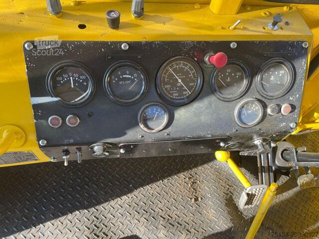 Traktor Kirovets K 701 V12