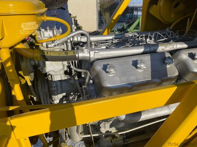 Traktor Kirovets K 701 V12