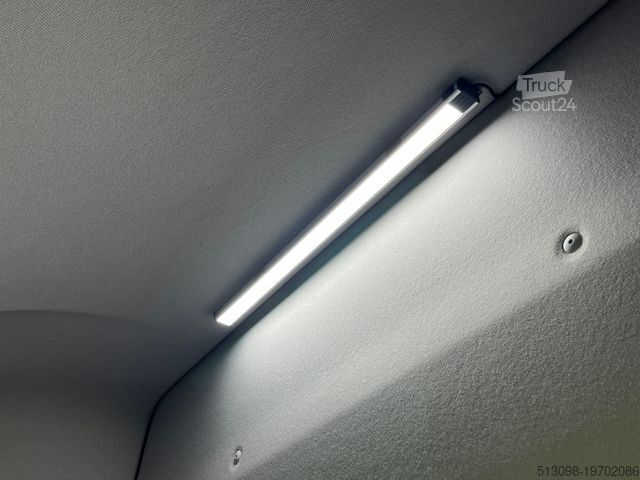 Vans ar augstu jumtu VOLKSWAGEN CRAFTER 2.0 TDI BOTT REGALS. STANDHZG. NAVI PDC