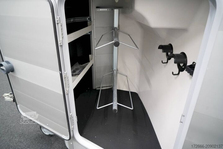 Remorque de transport de chevaux Ifor Williams HBX 506 | SCHWARZ+SATTELKAMMER +POLSTER + 3.BREMSLEUCHTE