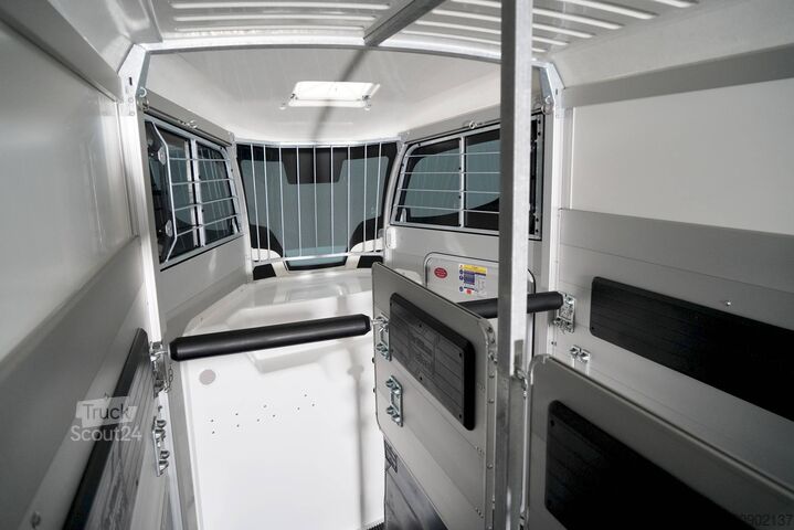 Remorque de transport de chevaux Ifor Williams HBX 506 | SCHWARZ+SATTELKAMMER +POLSTER + 3.BREMSLEUCHTE