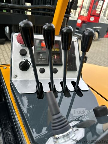 4-vejs gaffeltruck Combilift CB3000// LPG // 2017 year /Toyota engine