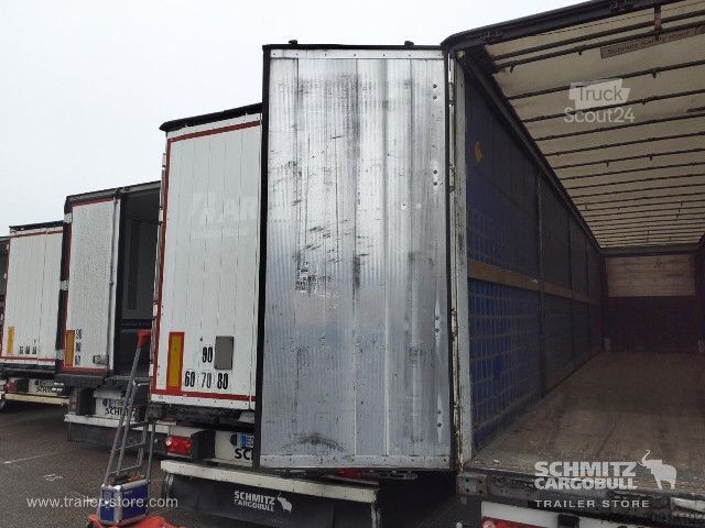 Auflieger mit Pritsche & Plane Schmitz Cargobull Semitrailer Curtainsider Standard