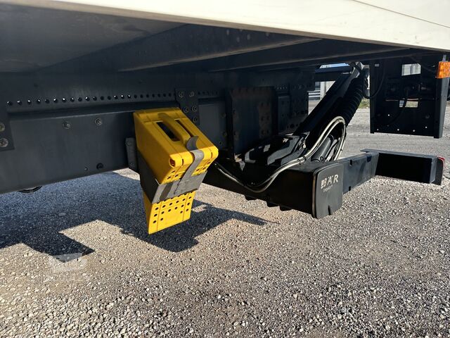 Tovornjak s samooskrbnim vozilom VOLVO FL 250