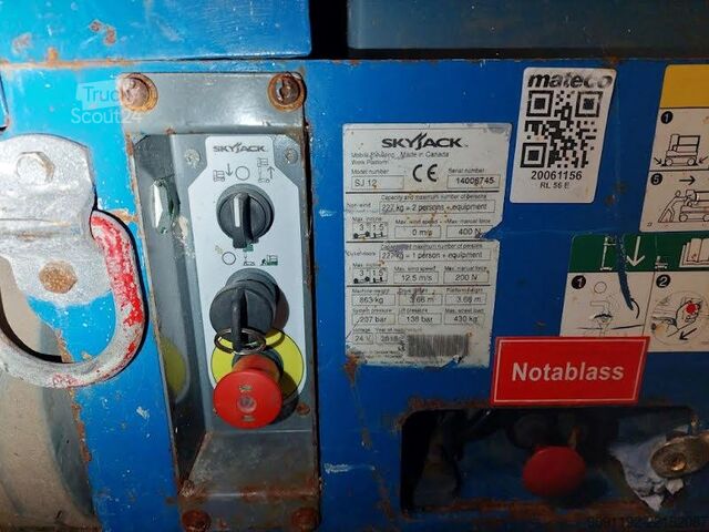 Plataforma elevadora SkyJack SJ12