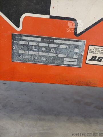 Platforma telescopică JLG 660SJ