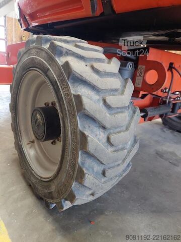 Platforma telescopică JLG 660SJ