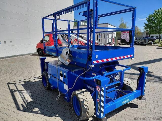 Ascensore a forbice SkyJack SJ6832 RTE