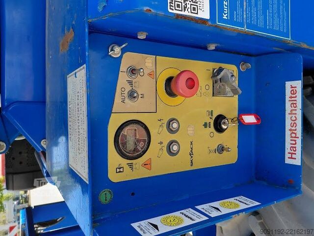 Ascensore a forbice SkyJack SJ6832 RTE