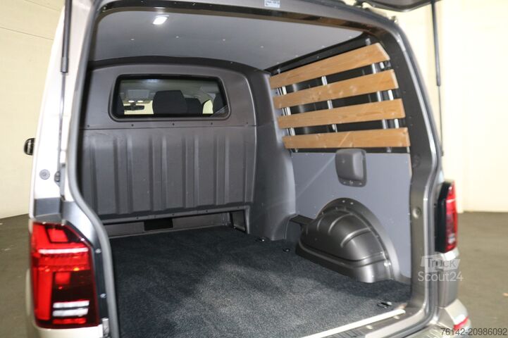 Bestelwagen dubbele cabine Volkswagen Transporter 2.0 TDI 150pk L2 H1 DC Bulli Automaat