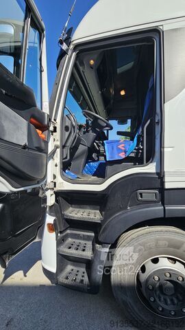 LKW mit Pritsche & Plane Iveco Stralis