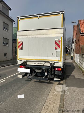 Dobozos teherautó Iveco EuroCargo ML