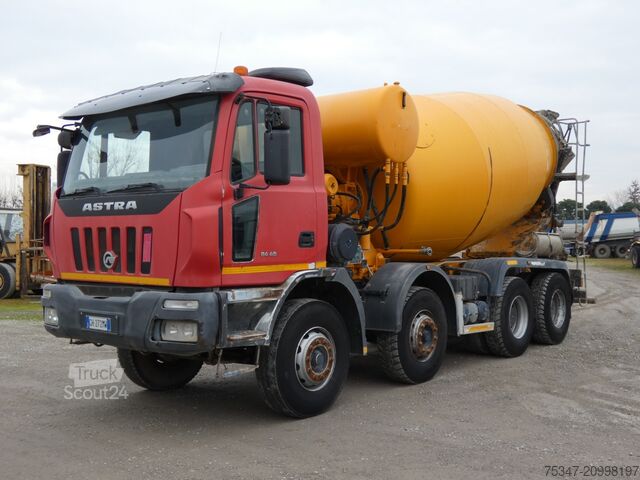 Betonmixer vrachtwagen Astra HD8 8448