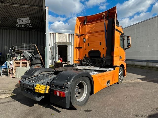 Standardowy ciągnik siodłowy MERCEDES-BENZ Actros 1845 Nebenantrieb Schubbodenhydraulik ACC