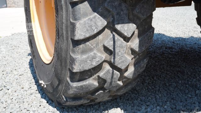 Pala gommata VOLVO L35G Radlader Gabel Schaufel 7200 Kg