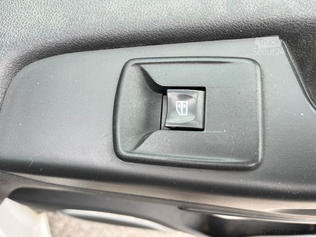 Furgon blaszak OPEL Vivaro B Kasten L2H1 MIT TÜV KLIMA *2016*