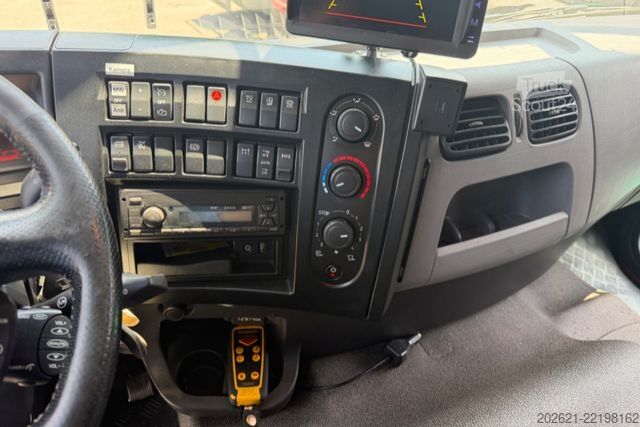 شاحنة مسطحة RENAULT Wide 26.430 6x2