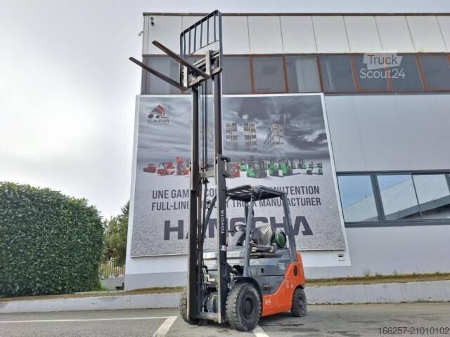 Chariot élévateur frontal Toyota 028 FGF 15