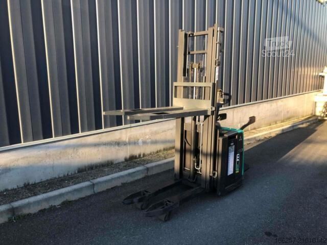 Gerbeur manuel Mitsubishi SBV12P