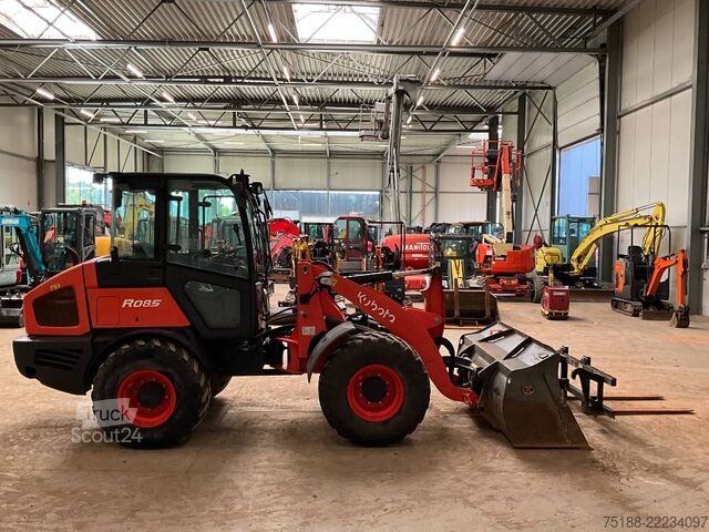  Kubota R 085