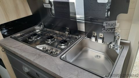 Τροχόσπιτο Hobby De Luxe 490 KMF Modell 2025,  TV-Halter, 1800 kg