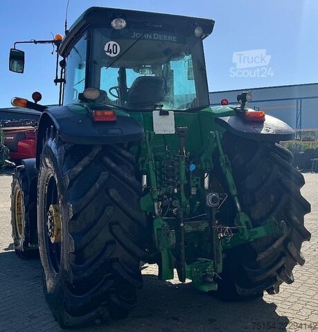 Traktori John Deere 8430