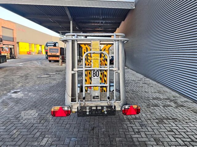 Dvižna ploščad Denkalift JR 12