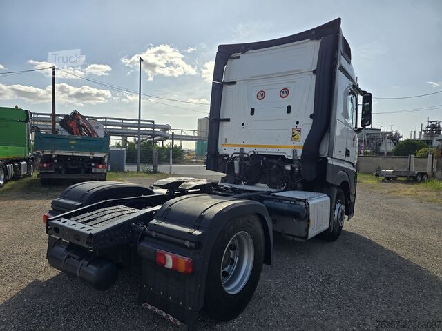 štandardný ťahač Mercedes-Benz Actros 1848