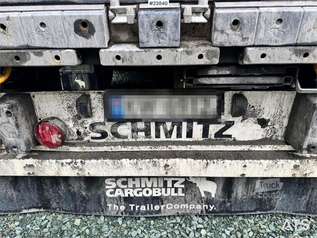  Schmitz Cargobull box semi-trailer with refrigeration unit and load
