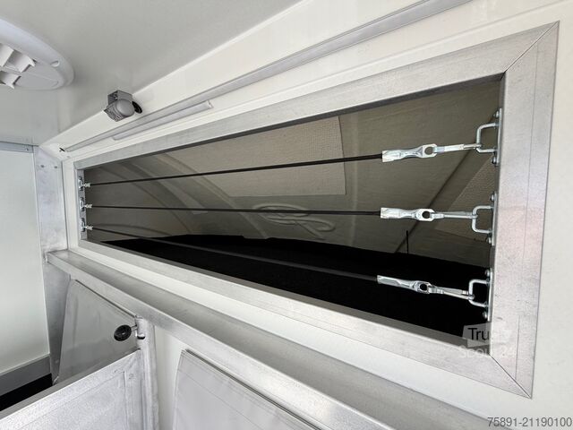 Trasportatore di bestiame Renault Pferdetransporter B-Führerschein 2280KG